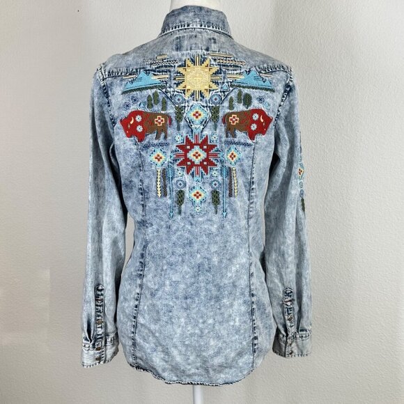 RRR Womens Southwestern Shirt Denim Snap Embroidered Indigo Acid Wash - Picture 2 of 13